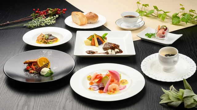 メインダイニングルーム - 富良野（フレンチ）の写真