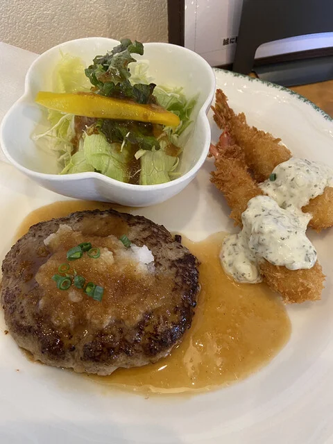 大人も喜ぶハンバーグ : ダイニング こまつの写真