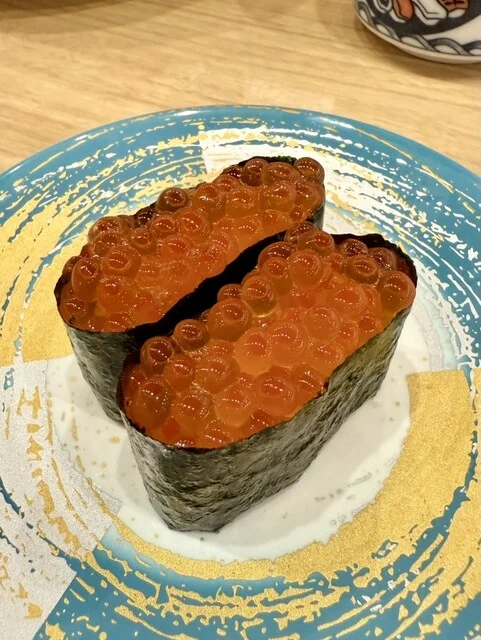 地元に愛される回転寿司 : くるくる寿司 西富店の写真