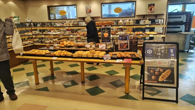 レフボン 東旭川店 - 東旭川（パン）の写真