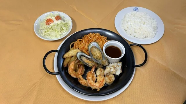 レストラン八白 星が浦店 - 新富士（オムライス）の写真