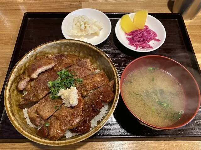 豚飯屋 ニクスケ（豚飯屋 NiKUSUKE） - 帯広（豚丼）の写真
