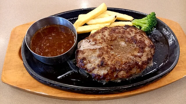 ヴィクトリアステーション 小樽稲穂店  - 小樽（ハンバーグ）の写真