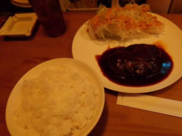 ぶらうんハンバーグステーキ - 下北（レストラン）の写真