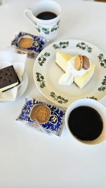 六花亭 鶴見橋店 - 新富士（和菓子）の写真