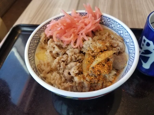 吉野家 釧路鳥取大通店 - 新富士（牛丼）の写真