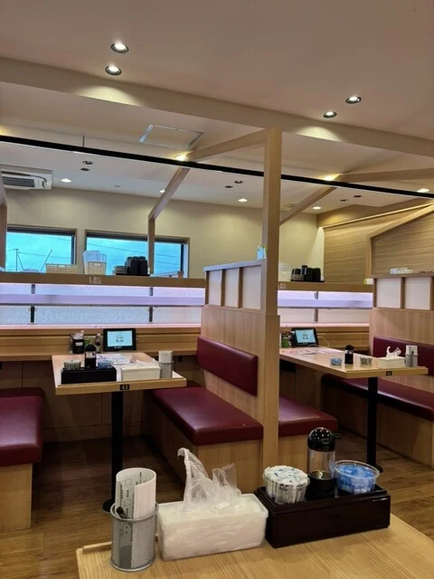 できたて注文寿司 100円くりっぱー 新富店 - 青葉（回転寿司）の写真