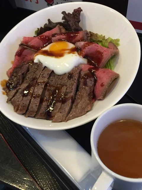 ステーキ丼 えぞや - 小樽（丼）の写真