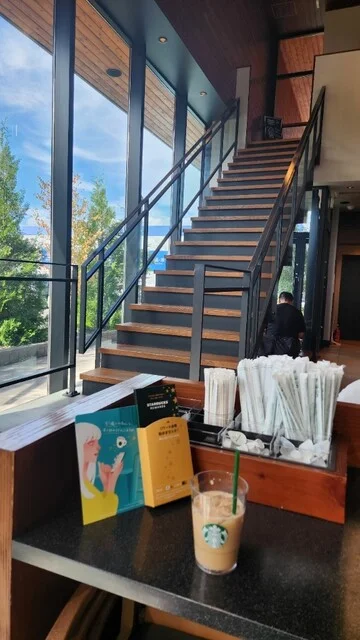スターバックスコーヒー 釧路鶴見橋店（STARBUCKS COFFEE） - 新富士（カフェ）の写真