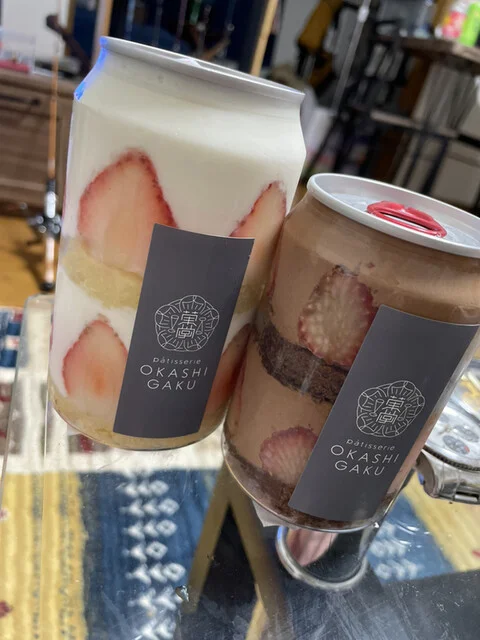 patisserie OKASHI GAKU 自販機コーナー（パティスリー オカシ ガク 自販機コーナー） - 旭川四条（ケーキ）の写真