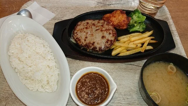 ファイヤーバーグ 宮前店 - 旭川四条（ハンバーグ）の写真