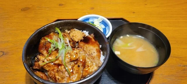 知床くまうし - 知床斜里（豚丼）の写真