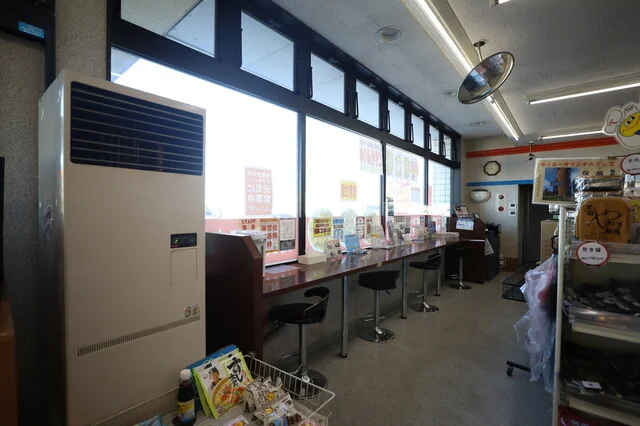 NHKの72アワーズで取り上げられたコンビニ。 : タイエー 西浜店の写真