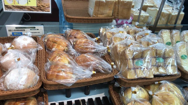 ベーカリー グランシャリオ ラルズマート桂岡店 - 銭函（パン）の写真