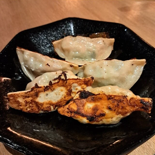 餃子皮命 - 旭川（居酒屋）の写真