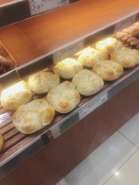 パン工場 マックスバリュ沼ノ端店 - 沼ノ端（パン）の写真