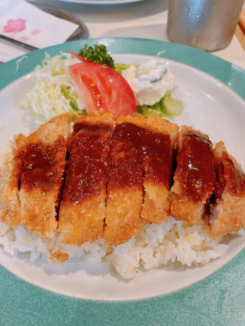 根室に来たらエスカロップ♪ : 薔薇の写真