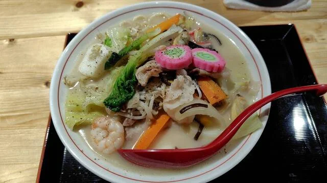 Noodle&Kitchen わ～るど - 帯広（ラーメン）の写真