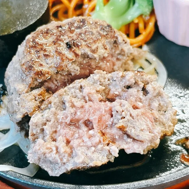 ハンバーグfeat.ばらてぃえ 帯広店（フィーチャリング） - 帯広（ハンバーグ）の写真