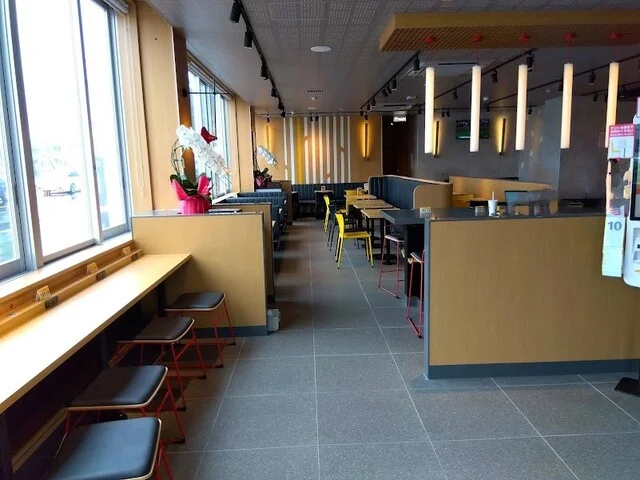 マクドナルド 苫小牧清水町店 - 苫小牧（ハンバーガー）の写真