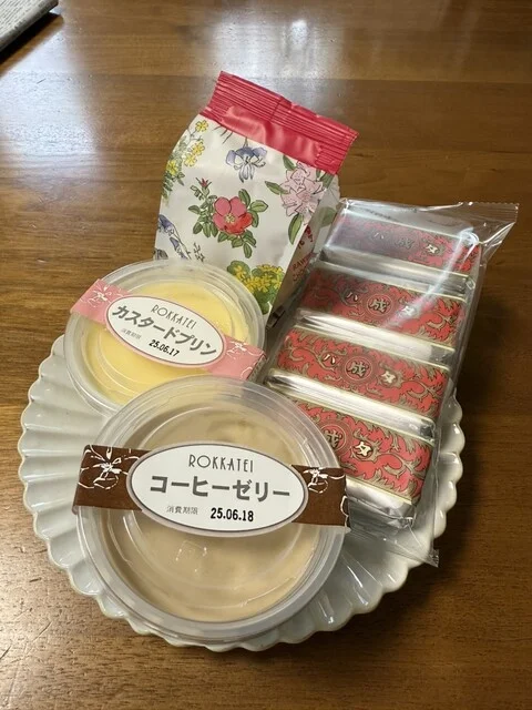 六花亭 鶴見橋店 - 新富士（和菓子）の写真