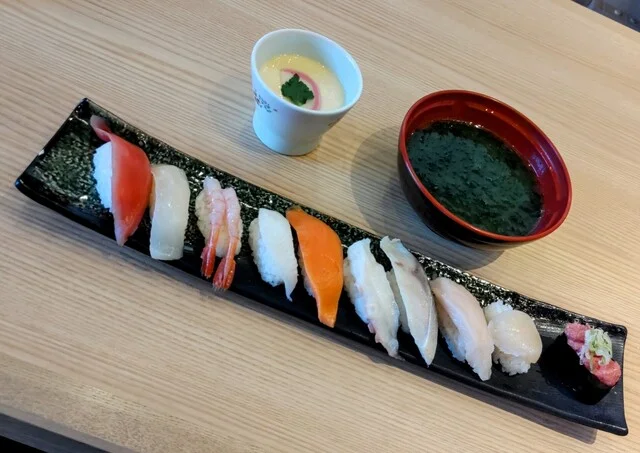 できたて注文寿司クリッパー しらかば店 - 糸井（寿司）の写真