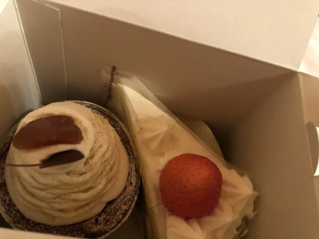 六花亭 イオンモール釧路昭和店 - 新富士（洋菓子）の写真