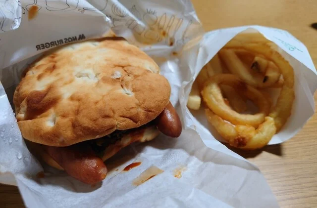 モスバーガー 旭川永山環状通り店（MOS BURGER） - 南永山（ハンバーガー）の写真