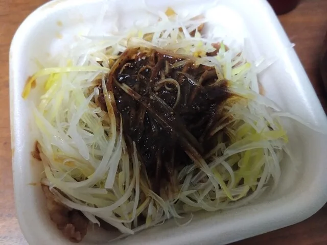 ぷりぷりエビのビスクソースカレー。 : すき家 39号北見三輪店の写真