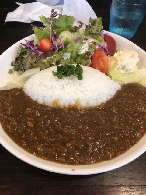 万年橋公園 : グェル カフェテリアの写真