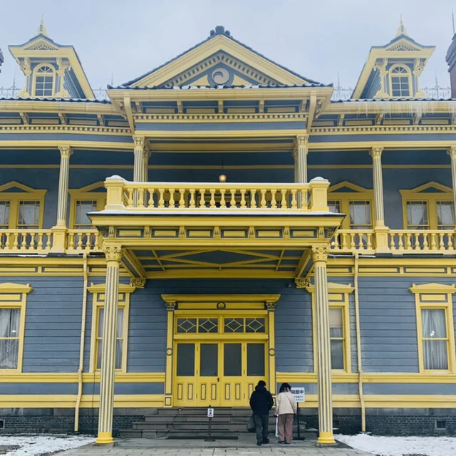 旧函館区公会堂で味わう珈琲と時間 : 十字屋 旧函館区公会堂店の写真