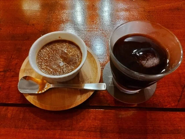 旧函館区公会堂で味わう珈琲と時間 : 十字屋 旧函館区公会堂店の写真