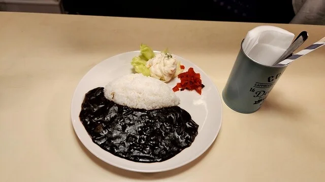 ピリ辛クリームパスタ＆ホットサンド。ドリンク付。 : らいずの写真