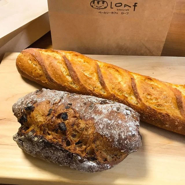 くるみとカレンツのライ麦パン : ローフの写真