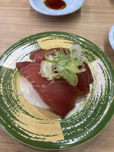 地元に愛される回転寿司 : くるくる寿司 西富店の写真