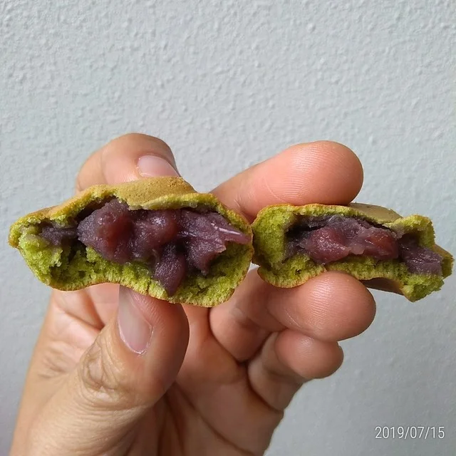 パラボ地下のおやき屋さん : 北見カーリングカスタの写真