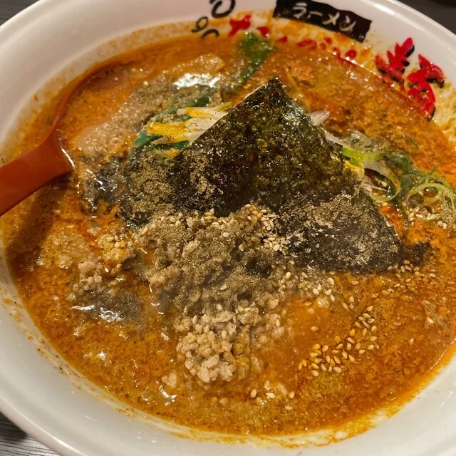 四川風担々麺