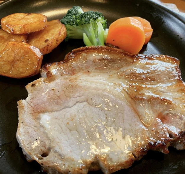 大人も喜ぶハンバーグ : ダイニング こまつの写真