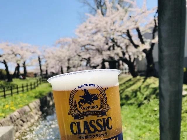 桜とビール