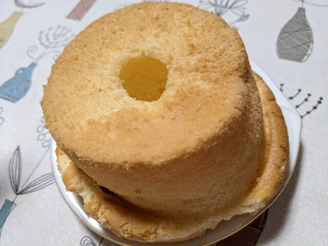 【うまくて激安！】ショートケーキが１６５円、シュークリームが１１０円！おばさまの愛が詰まったケーキ店。 : たんぽぽパン＆ケーキの写真