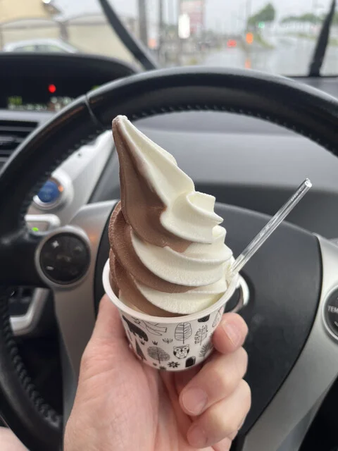 暑かった日、、思惑がはずれて昼飯抜きになった : あいすの家 北見メッセ店の写真