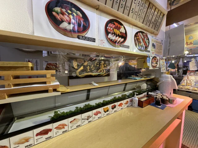 店内カウンター