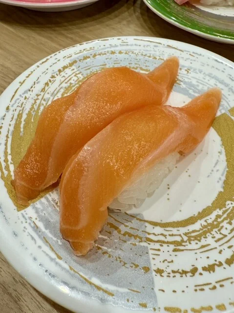 地元に愛される回転寿司 : くるくる寿司 西富店の写真