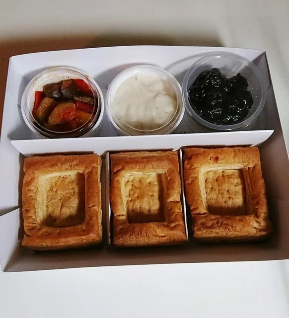 生パイ取り扱いの超限定店! : 六花亭 昭和タウン店の写真