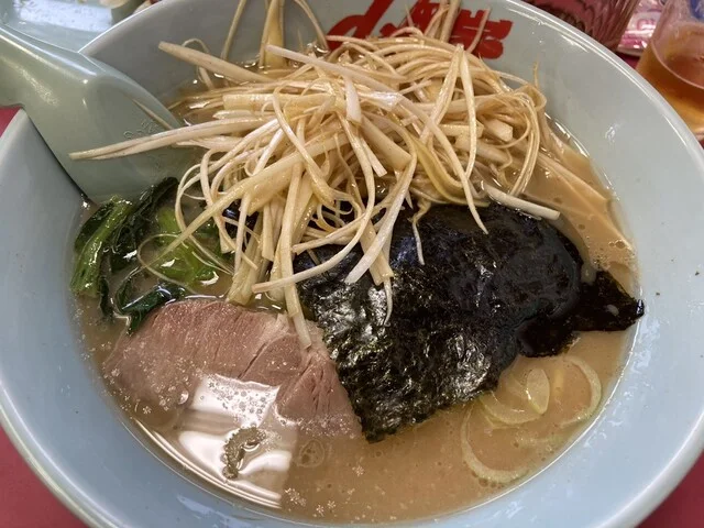 限定の焦がし醤油ラーメン食べてきた : ラーメン山岡家 北見店の写真