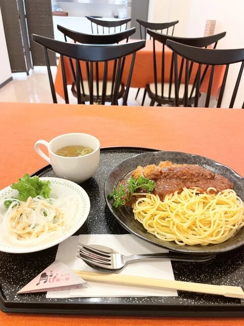 市民会館の中のレストラン : コーヒー&お食事 リブラぴあ～のの写真