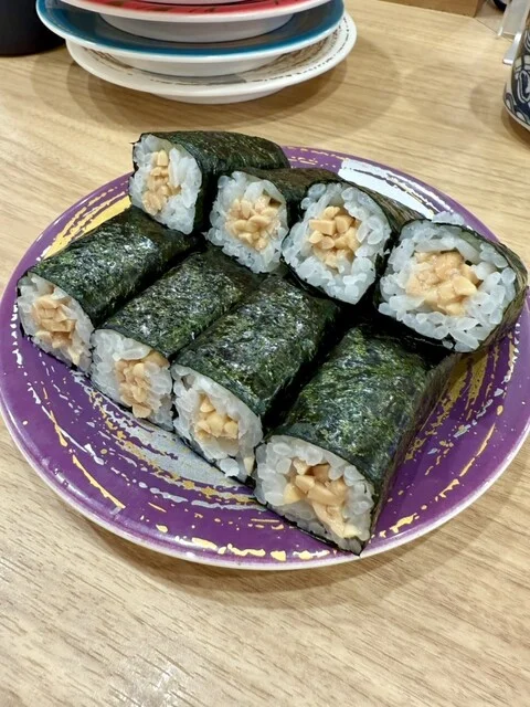 地元に愛される回転寿司 : くるくる寿司 西富店の写真