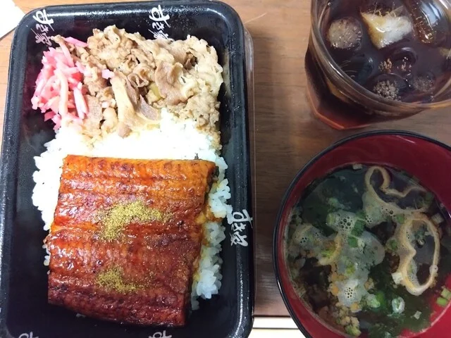 ぷりぷりエビのビスクソースカレー。 : すき家 39号北見三輪店の写真