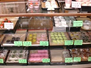 五稜郭駅近くの和菓子屋さん : 東京堂の写真