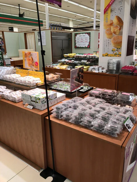 生パイ取り扱いの超限定店! : 六花亭 昭和タウン店の写真